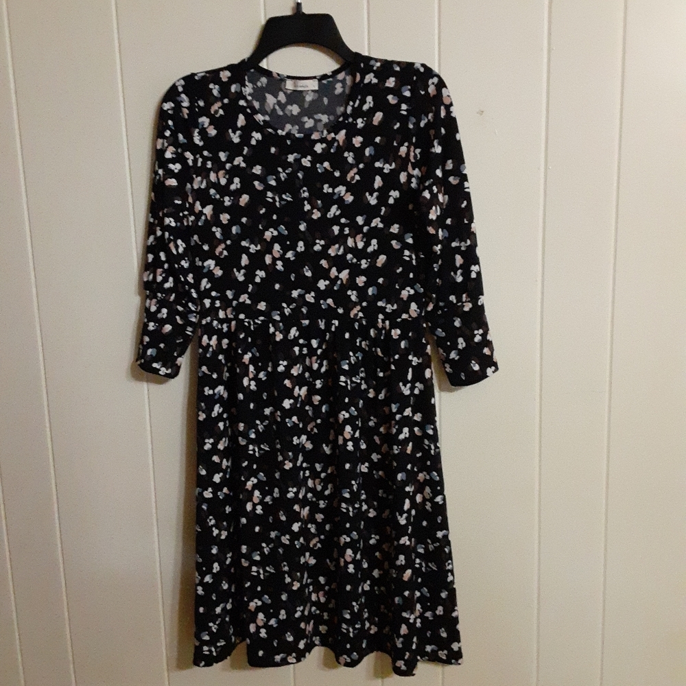 Les Amis Womens Size small above knee easy care dress with pockets 3/4 sleeves